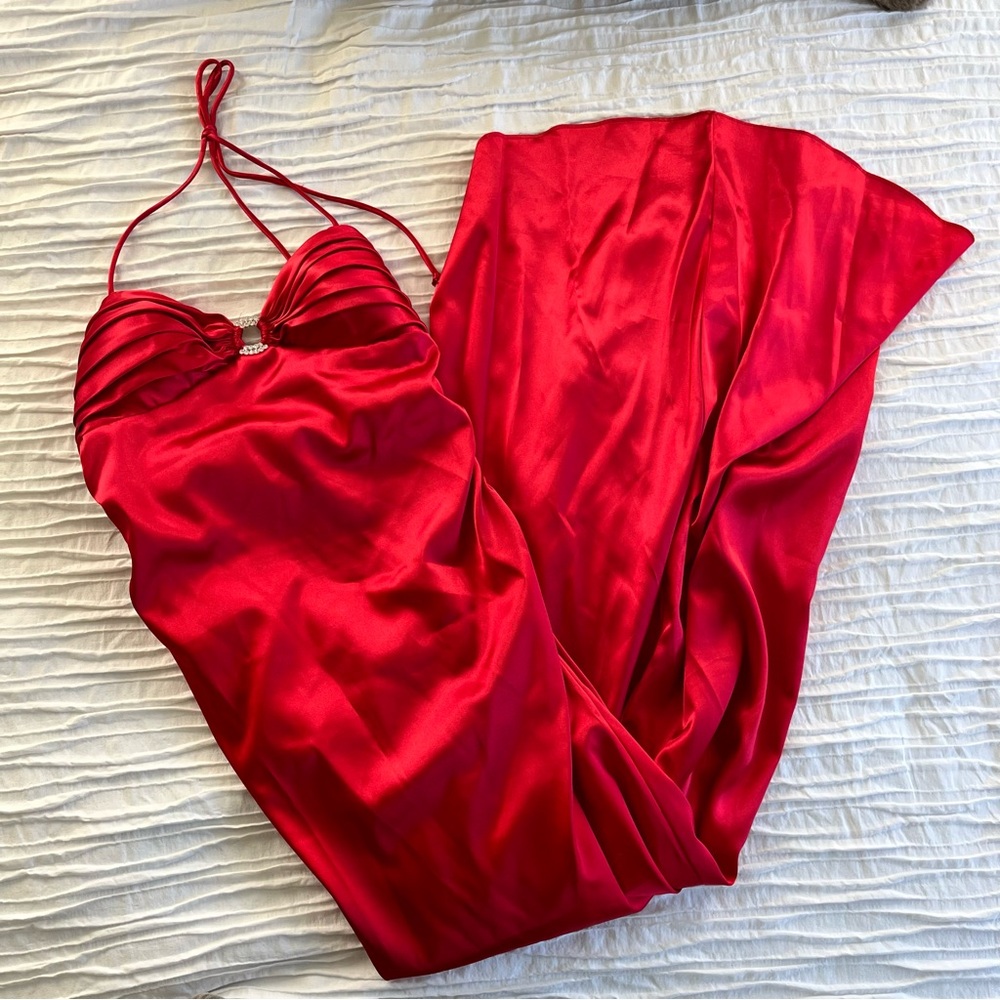 Blondie Nites Vibrant Red Satin Maxi Dress Stunning dress